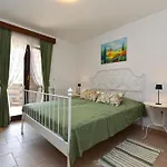 Apartmán Stylish Flat With Pool Access And Fully Equipped Spaces Peroj