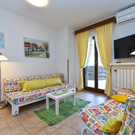 Stylish Flat With Pool Access And Fully Equipped Spaces アパート *