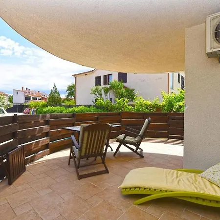 Stylish Flat With Pool Access And Fully Equipped Spaces *