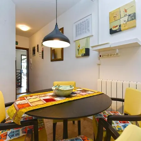 Stylish Flat With Pool Access And Fully Equipped Spaces *