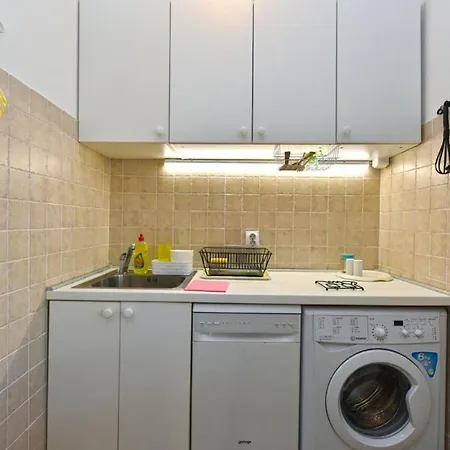 Stylish Flat With Pool Access And Fully Equipped Spaces