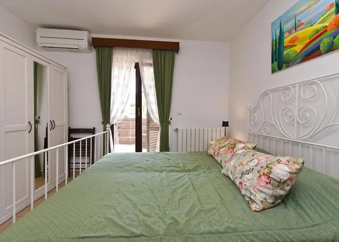 Stylish Flat With Pool Access And Fully Equipped Spaces * 페로이