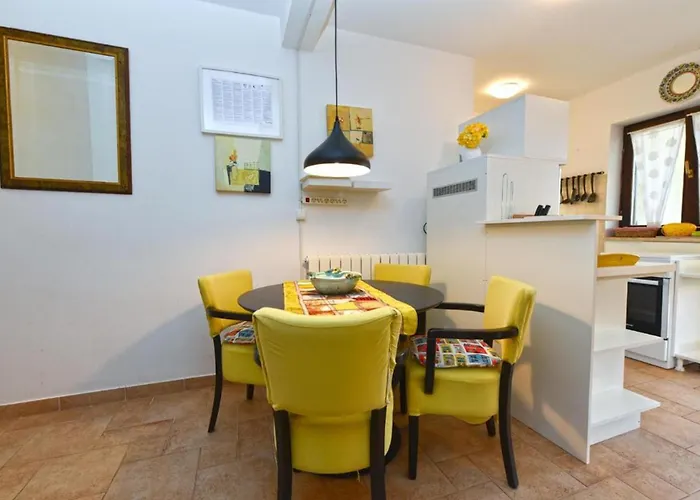 아파트 Stylish Flat With Pool Access And Fully Equipped Spaces *