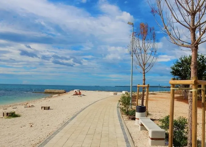 Stylish Flat With Pool Access And Fully Equipped Spaces