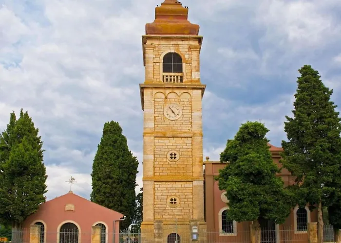 Stylish Flat With Pool Access And Fully Equipped Spaces 아파트 페로이