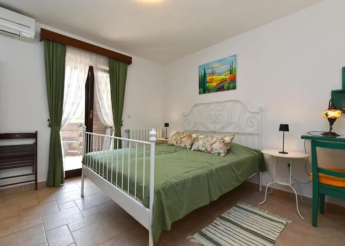 아파트 Stylish Flat With Pool Access And Fully Equipped Spaces 페로이