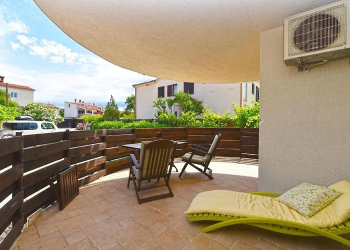 Stylish Flat With Pool Access And Fully Equipped Spaces *